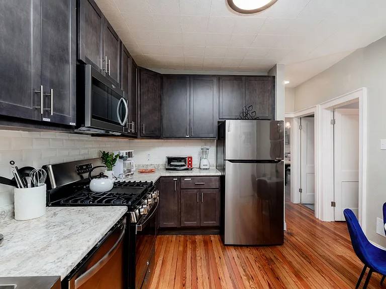 3960 Tholozan Ave — Photo 18