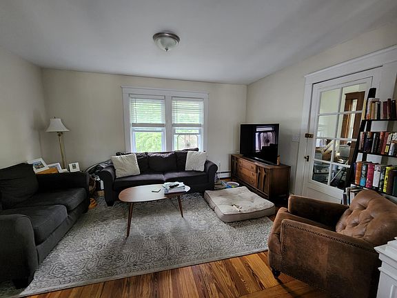 3rd image of 116 Bishop Ave #2