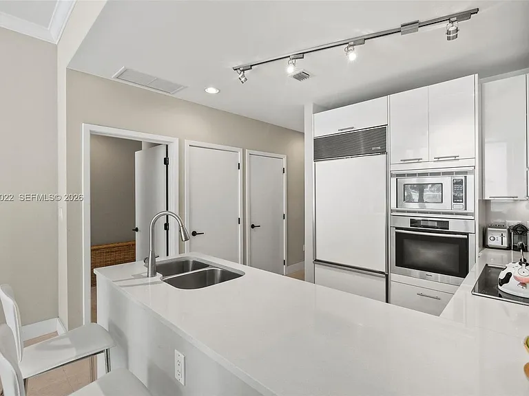 6799 Collins Ave #209 — Photo 10