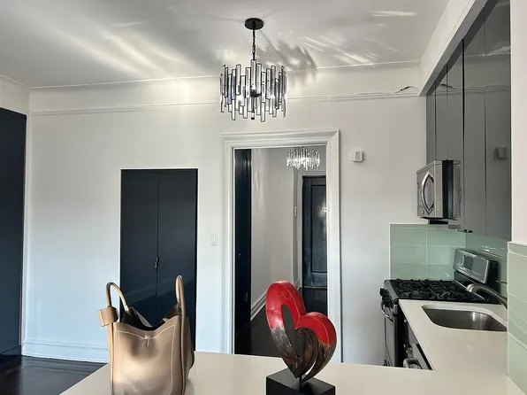 16015 Powells Cove Blvd APT E302, Flushing, NY 11357