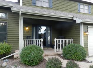 1495 Lois Ln, Sandwich, IL 60548