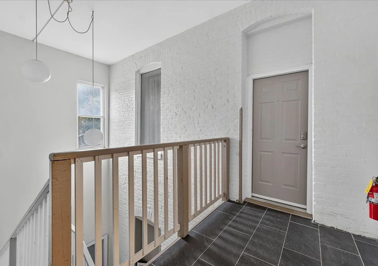 Live in the heart of Cherokee Street! — Photo 4