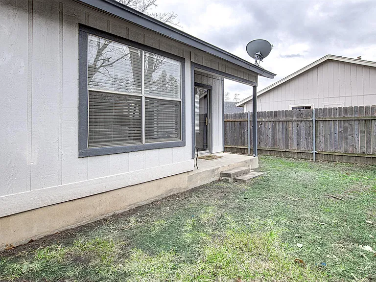 6009 Richard Carlton Blvd — Photo 25