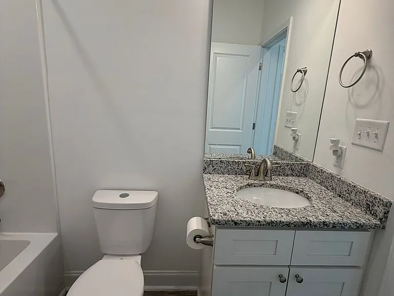 908 Stevens St — Photo 16