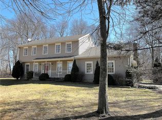 1 Wildflower Dr, Oxford, CT 06478