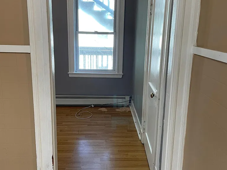 270 Washington St #2R — Photo 4