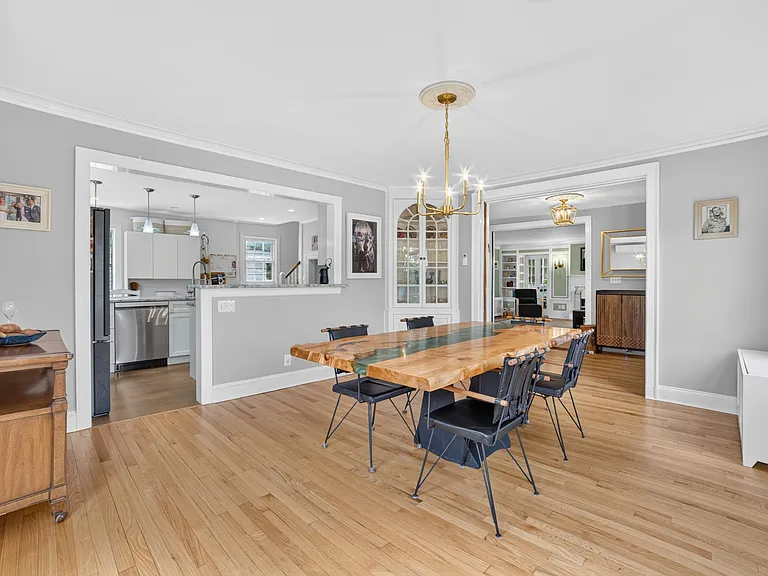 44 Elizabeth St — Photo 9