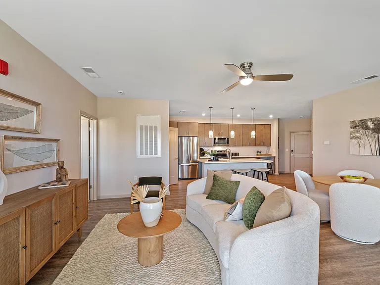 19Nineteen Promenade — Photo 153