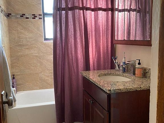 3rd image of 858 W Oakdale Ave #2943