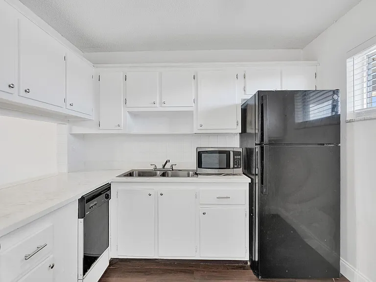 2640 Garden Dr S #301 — Photo 10