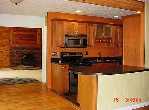 3rd image of 1112 Cliffdale Dr