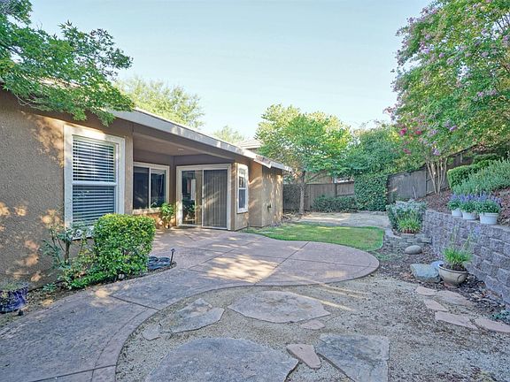 5th image of 3265 Stonehurst Dr
