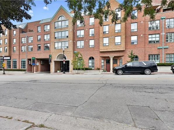 221 Robinson St Unit 211, Oakville, ON L6J 7N9