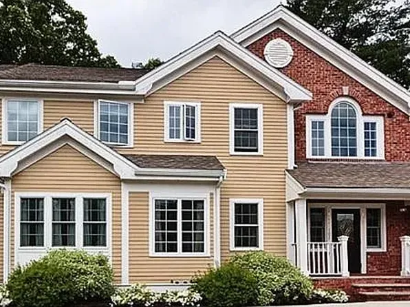 410 Salem St APT 702, Wakefield, MA 01880