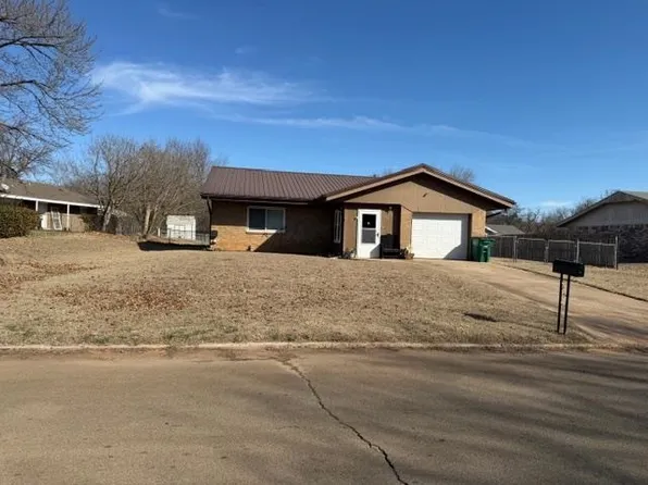 502 SE 4th St, Perkins, OK 74059