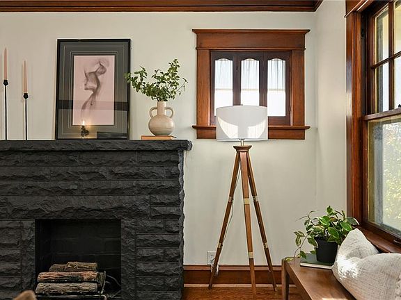 3rd image of 4647 Fairmount Ave