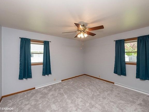04_1626ReedAvenue_18001_Bedroom_LowRes