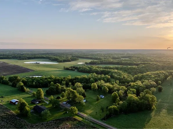 9904 Highway Bg, New Bloomfield, MO 65063
