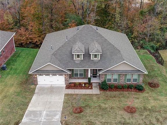 3rd image of 3333 Knighton Ln