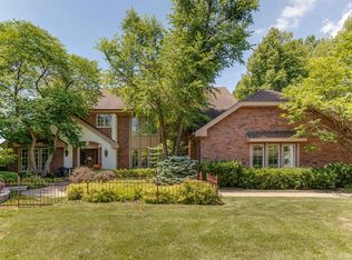 3250 Overland Pass, Northbrook, IL
