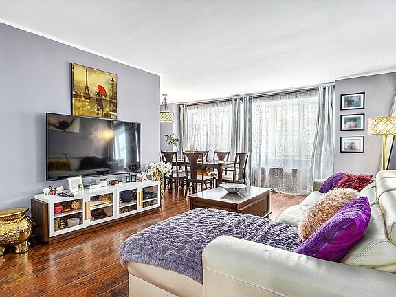 2nd image of 2928 W 5th St APT 2E