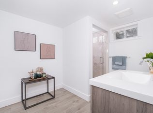 26 Harris Ave #26, Wellesley Hills, MA 02481