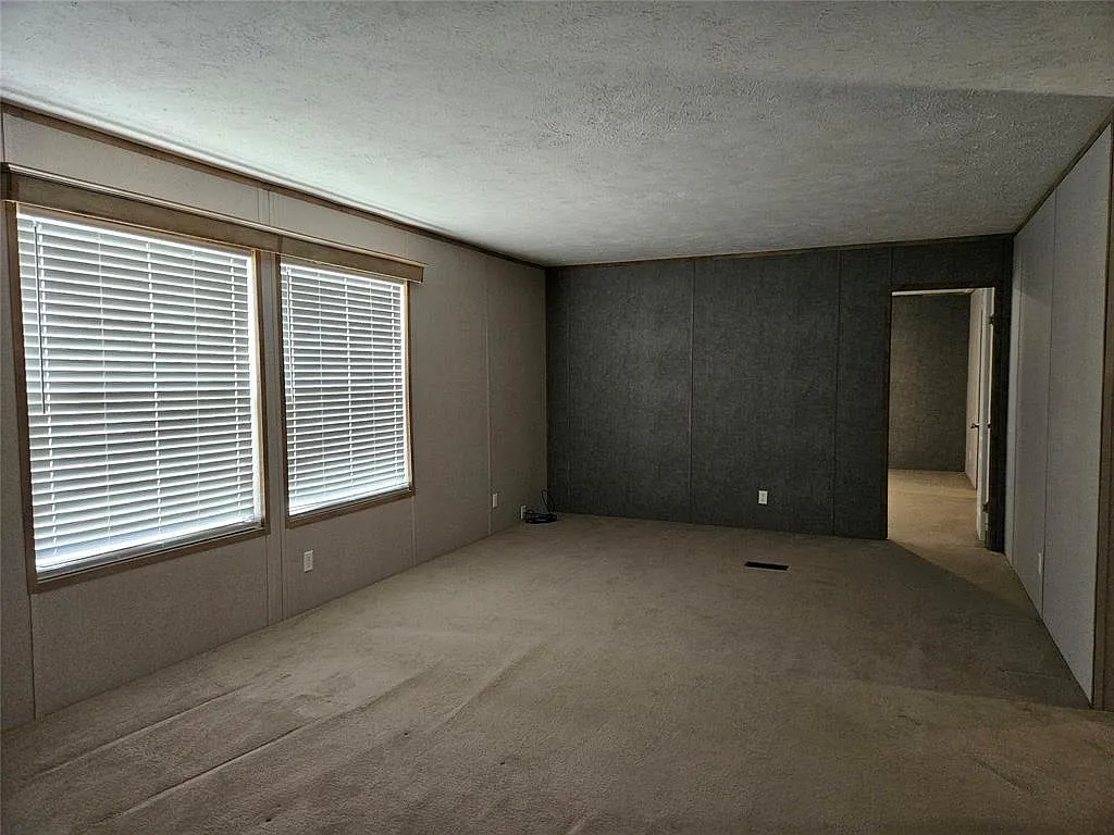 3 bed, 2.0 bath, 1560 sqft, $1,790 — Photo 4