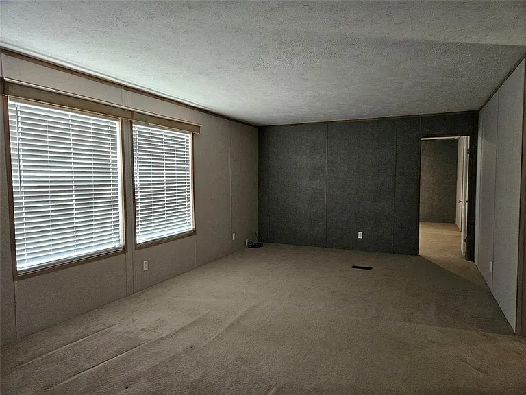 218 Waco St — Photo 4