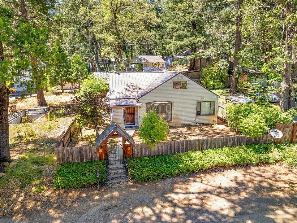 1st image of 4421 Dunsmuir Ave
