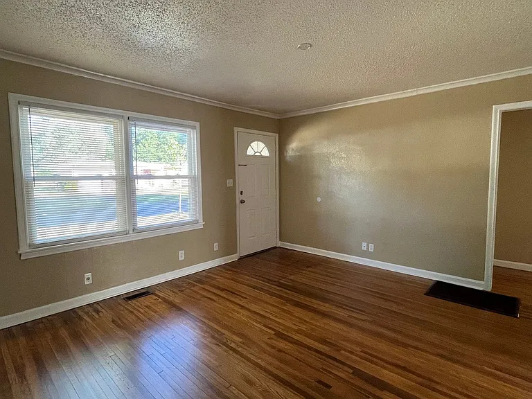4726 S Boston Pl — Photo 2