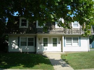 1004 Crescent Dr, Champaign, IL 61821