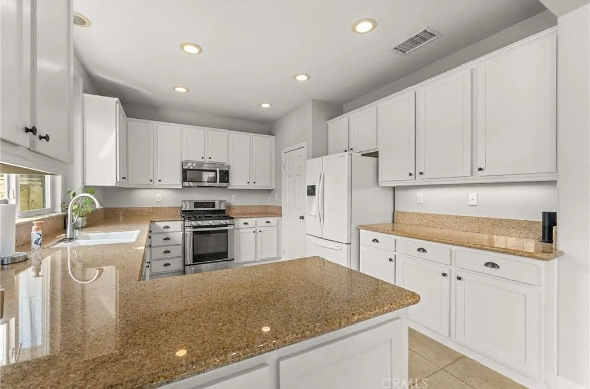 33555 Cedar Creek Ln — Photo 3