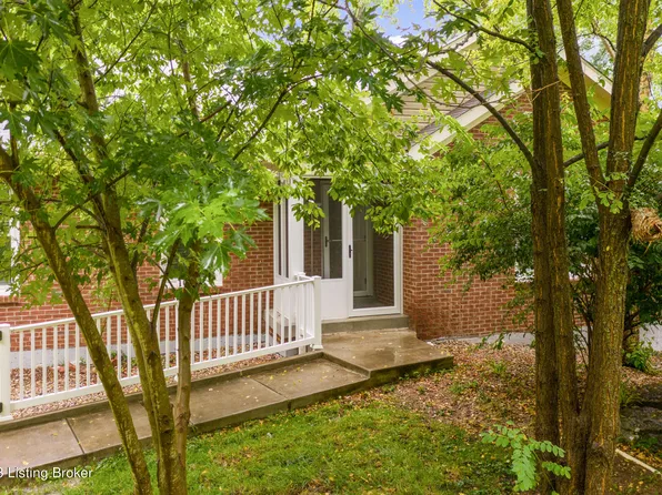 1037 Rollingwood Ln, Goshen, KY 40026