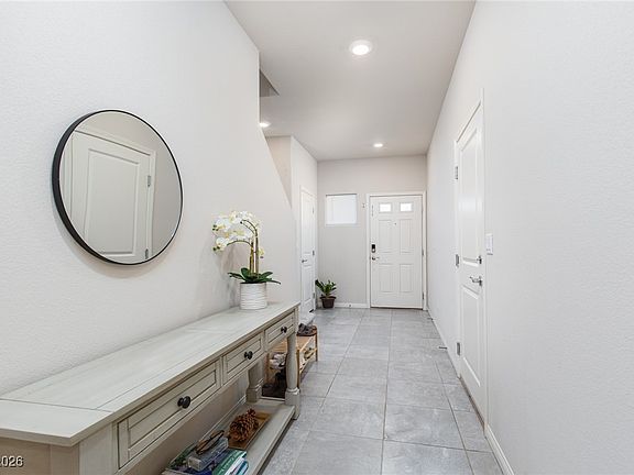5th image of 3824 Corellia Ave