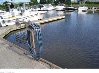 275 Popes Island Rd, Milford, CT 06461