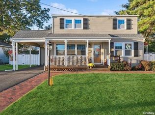 115 Raynor St, West Babylon, NY 11704