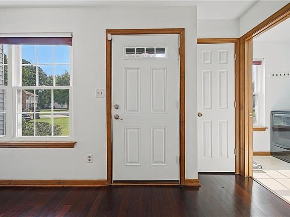 3rd image of 3504 Clover Meadows Dr