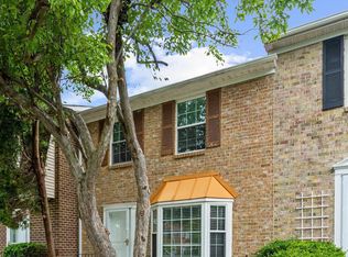 1073 Travis Ln, Gaithersburg, MD 20879