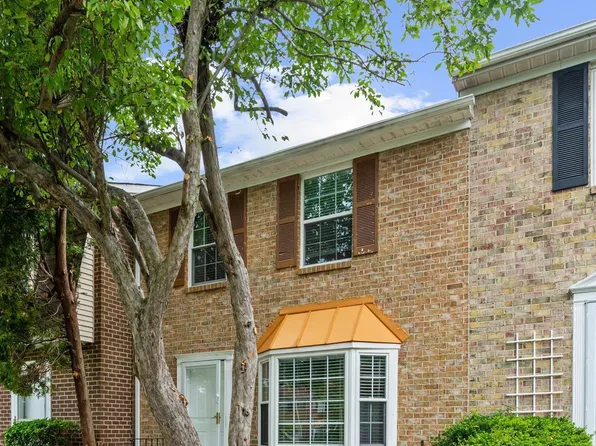 1073 Travis Ln, Gaithersburg, MD 20879