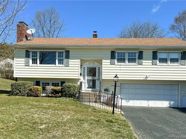159 Radnor Lane, Watertown, CT 06779