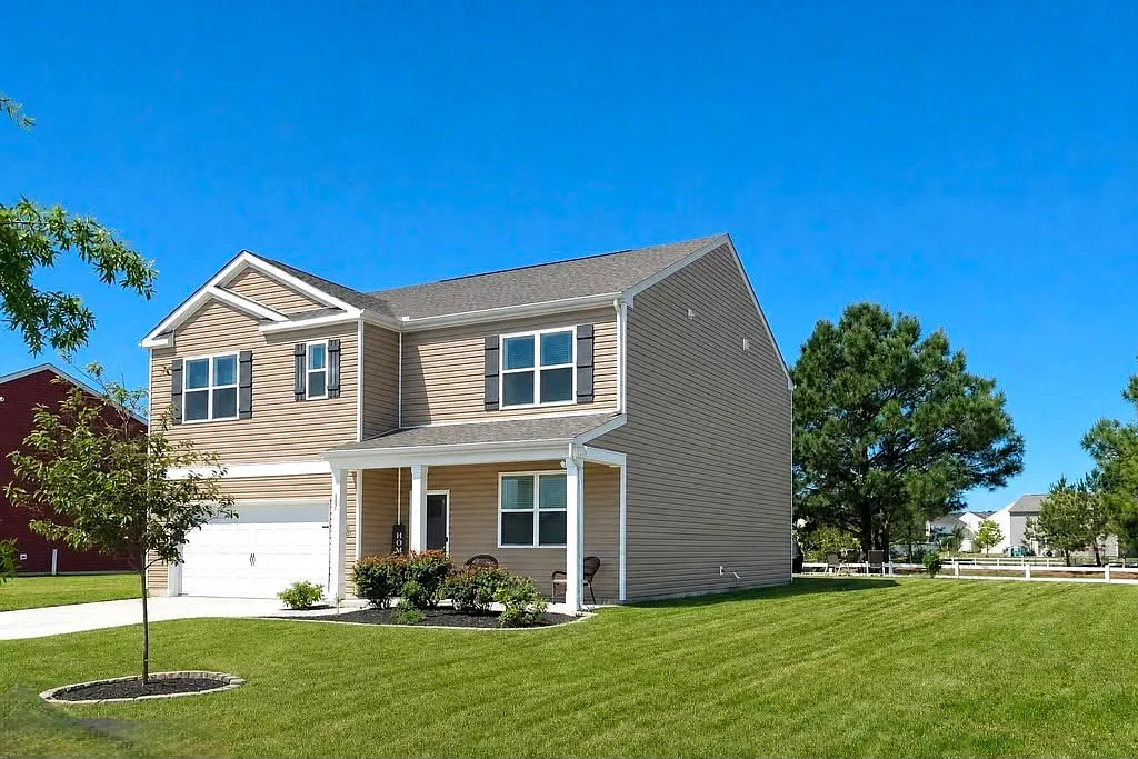 5 bed, 2591 sqft, $2,800 — Photo 2