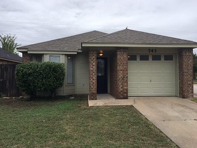 1st image of 743 Fairwood Pl