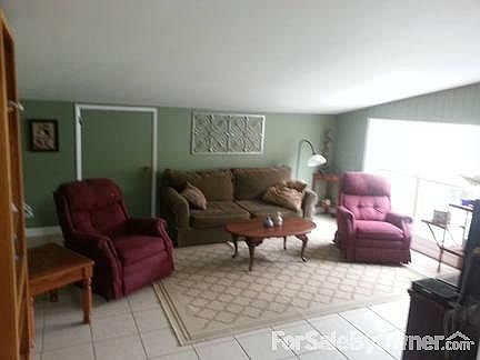 3rd image of 2106 Woodmont St