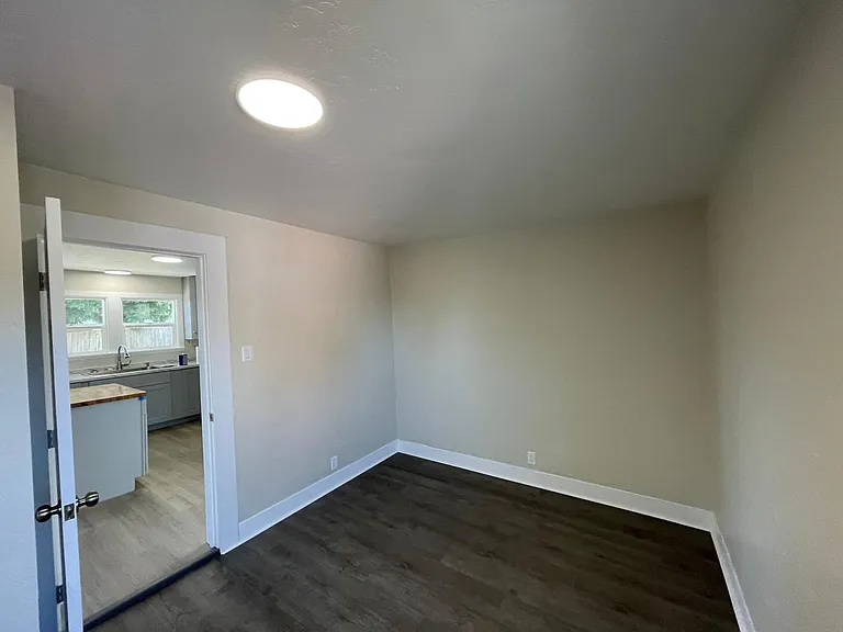 3241 Trinity St — Photo 17