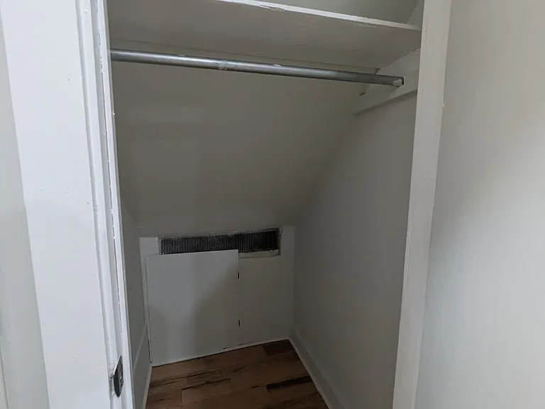350 Davenport Ave #1 — Photo 7