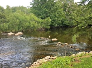 950 Cherry St, Howard City, MI 49329