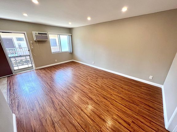 2nd image of 2310 Mira Vista Ave #16