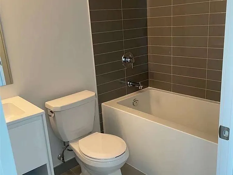 159 Wellesley St E #1110 — Photo 7