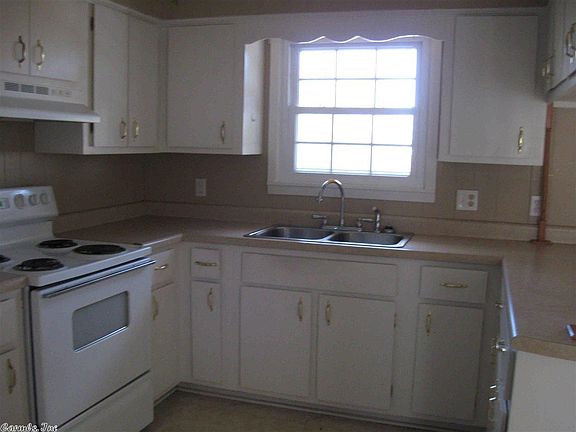 4th image of 48 N Circle Dr