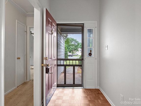 3rd image of 8301 Houndstooth Dr